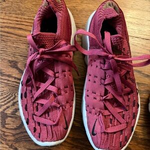 Used Nike Women's Burgundy Gym shoes ladies 9.